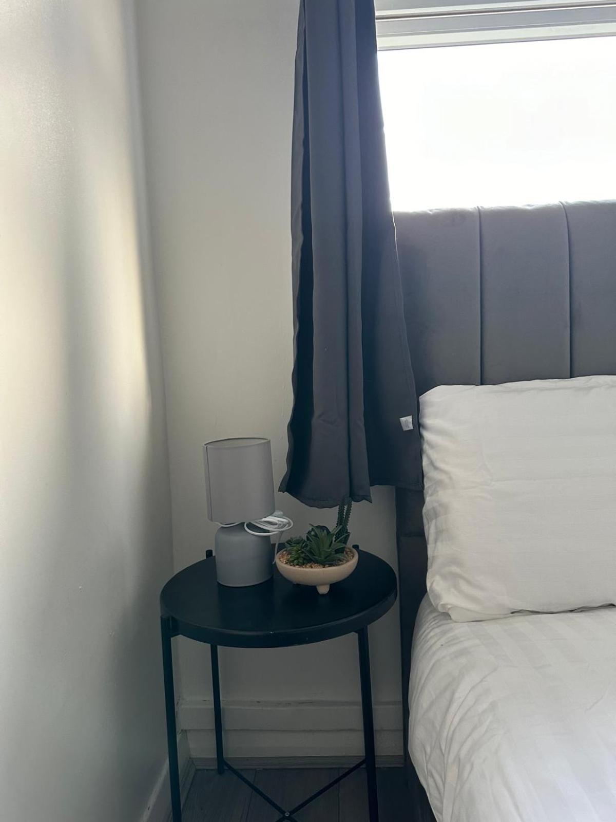 Modern Room In A 4 Bedroom Flat In London, Shared Bathroom! Extérieur photo