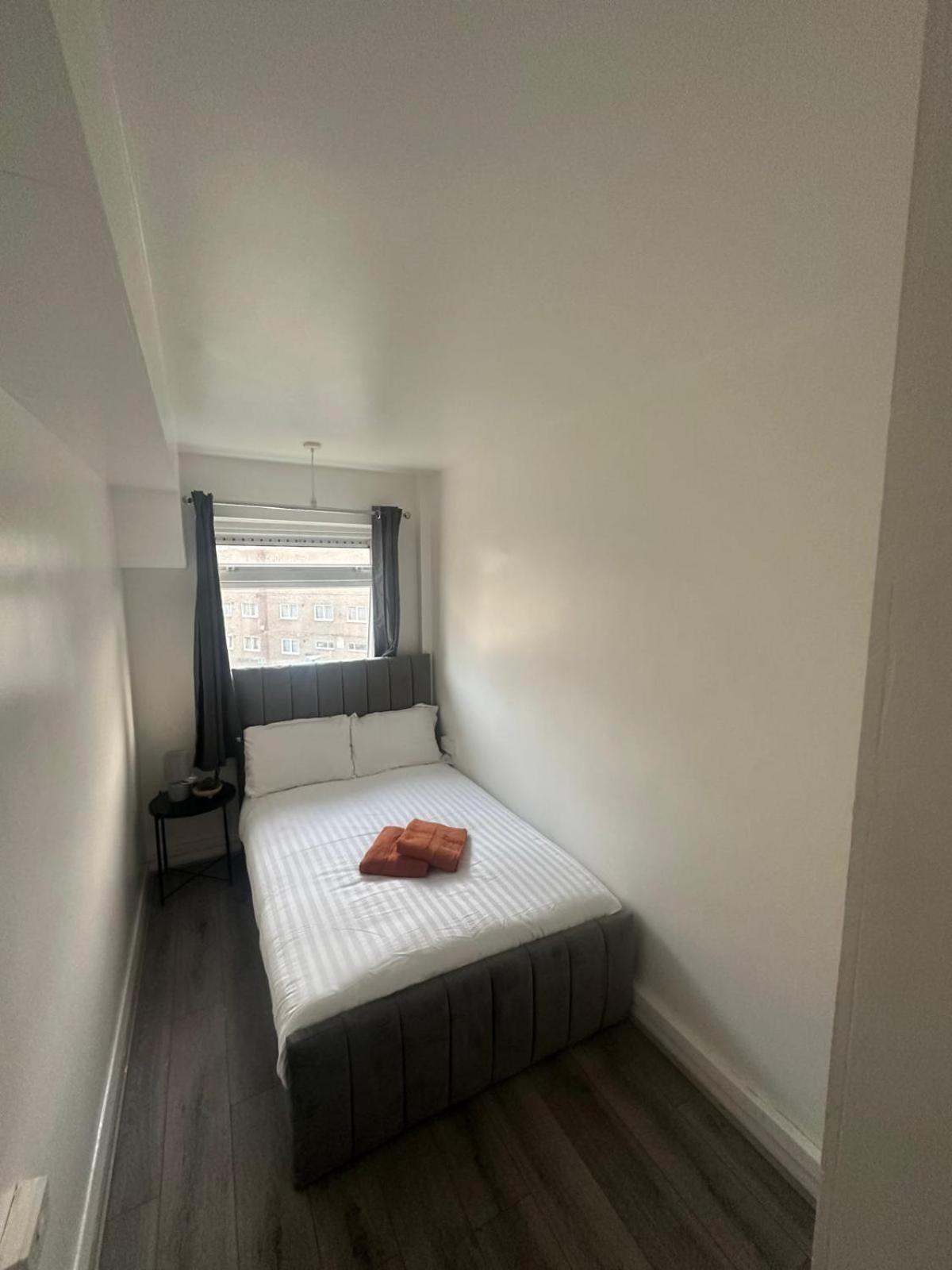 Modern Room In A 4 Bedroom Flat In London, Shared Bathroom! Extérieur photo