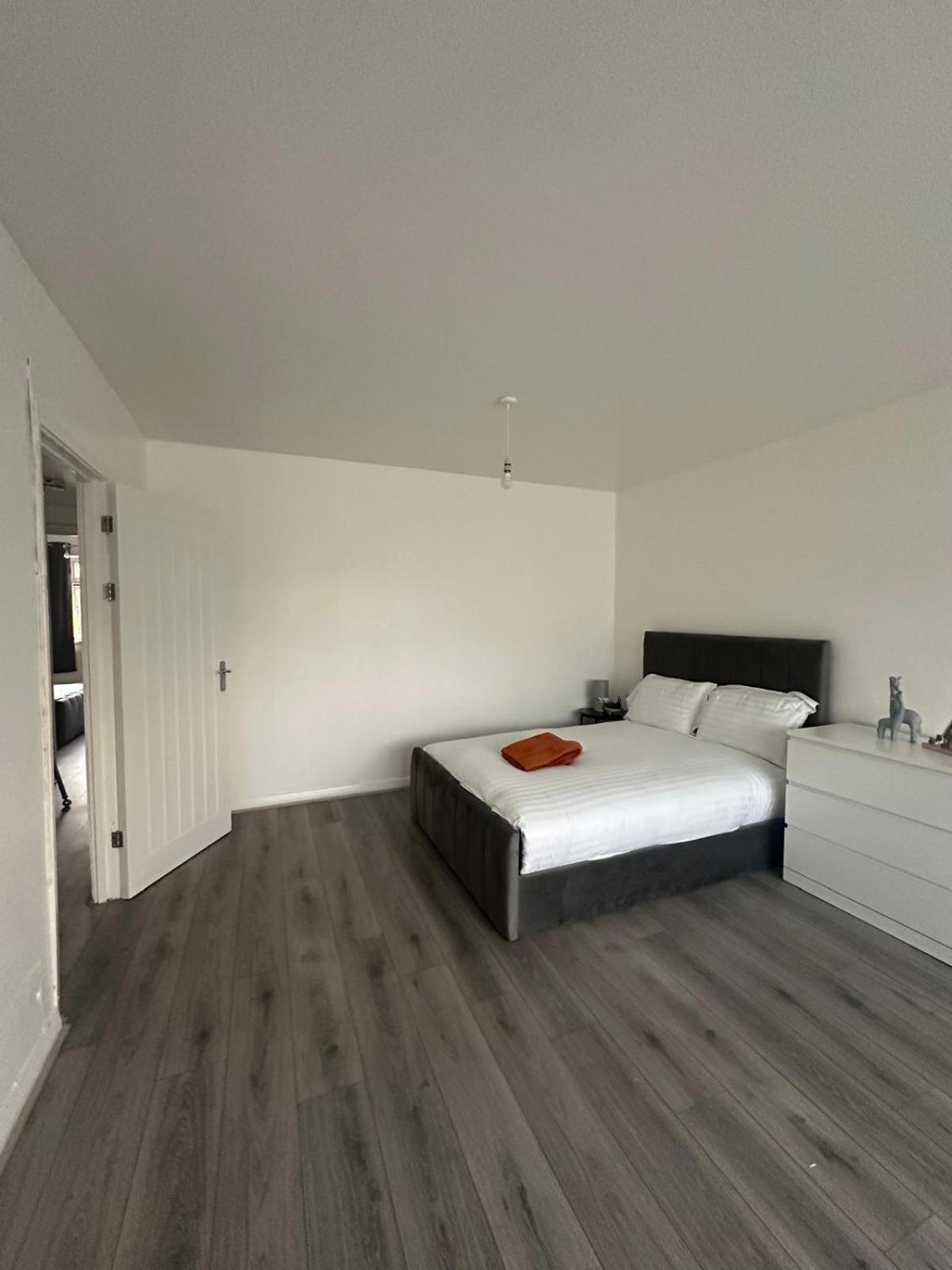 Modern Room In A 4 Bedroom Flat In London, Shared Bathroom! Extérieur photo