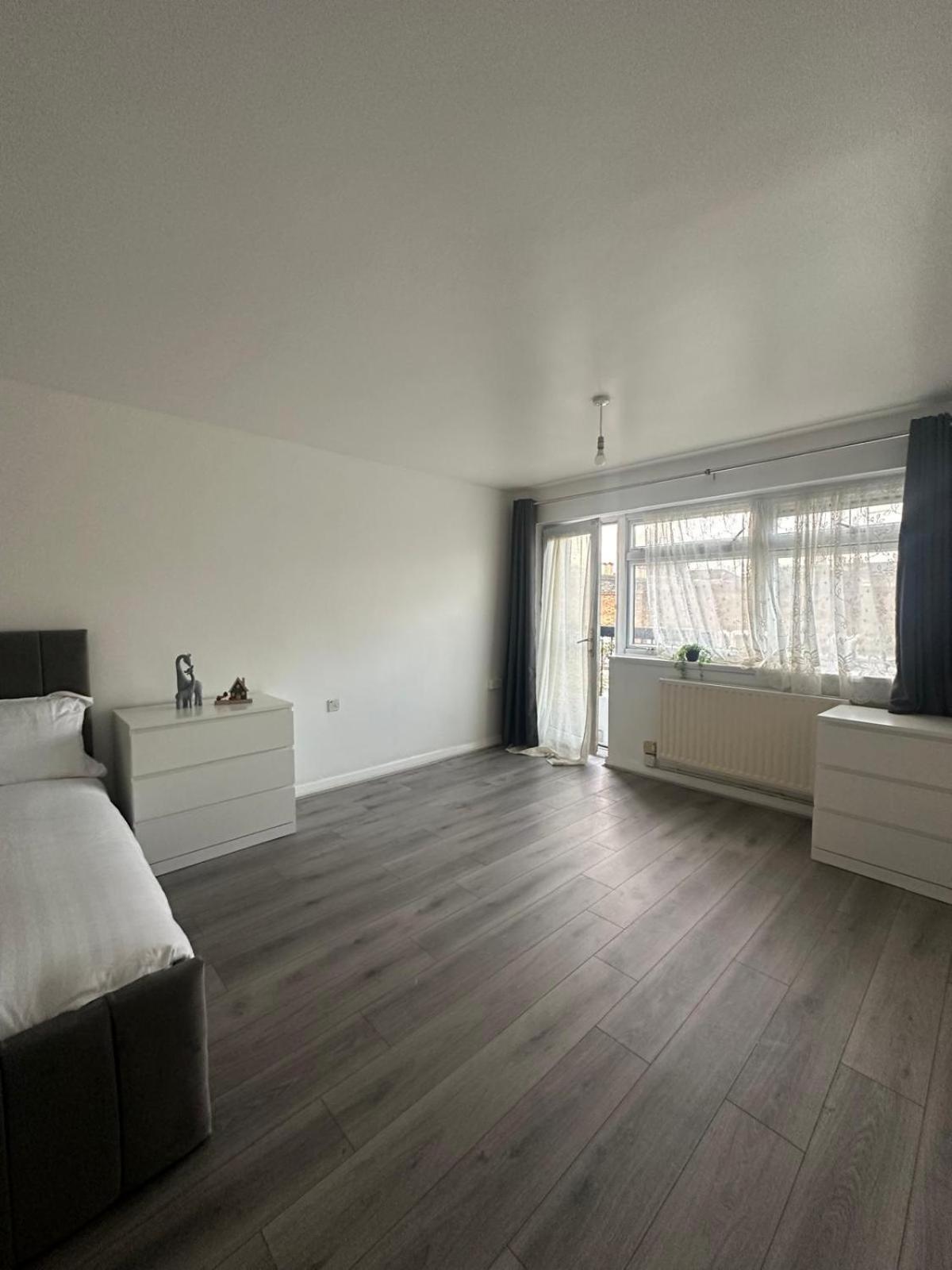 Modern Room In A 4 Bedroom Flat In London, Shared Bathroom! Extérieur photo