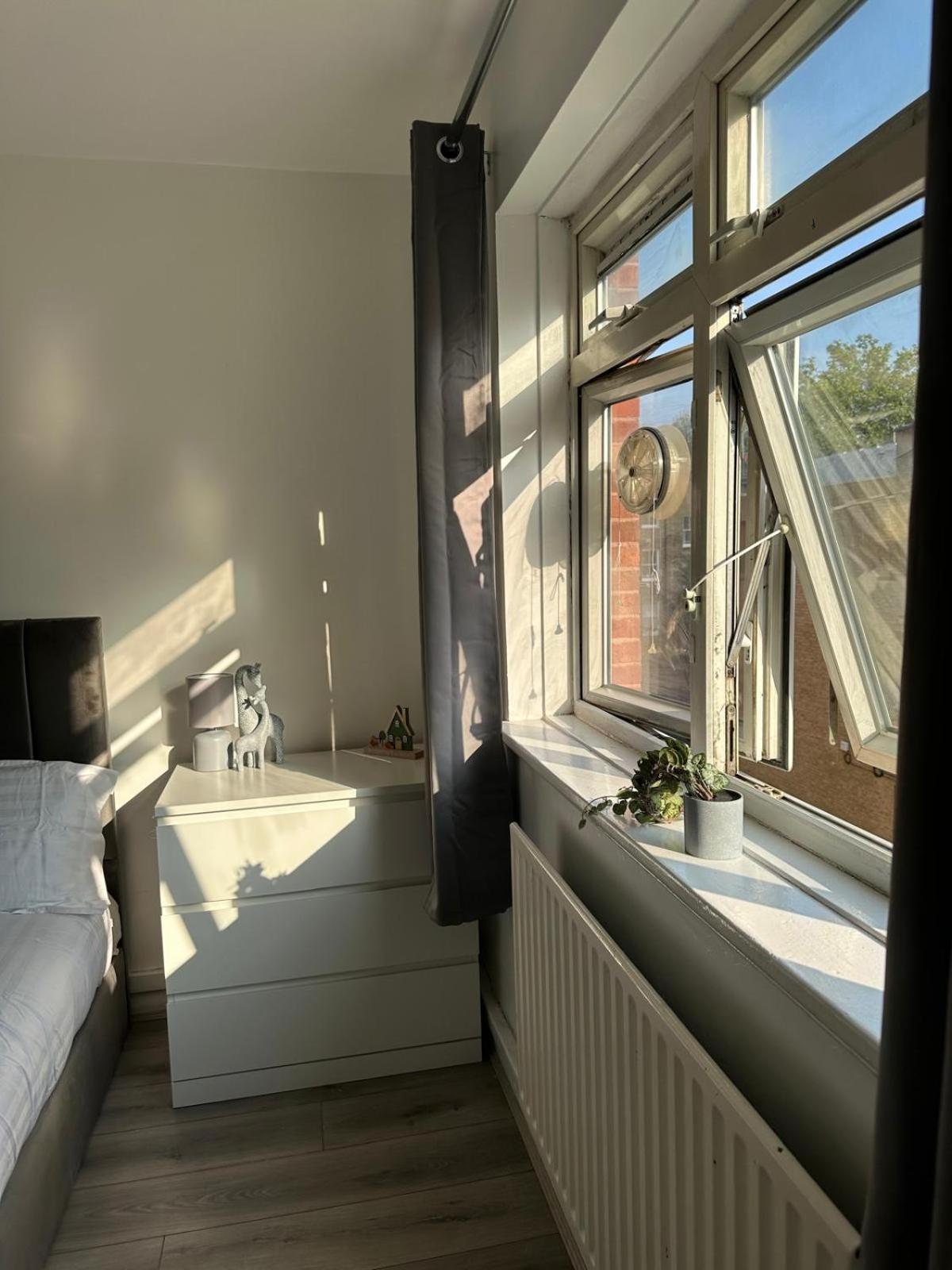 Modern Room In A 4 Bedroom Flat In London, Shared Bathroom! Extérieur photo