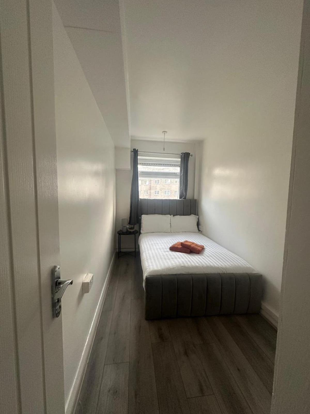 Modern Room In A 4 Bedroom Flat In London, Shared Bathroom! Extérieur photo